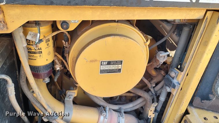 image for item LA9306 2004 Caterpillar D6R LGP Series II  dozer