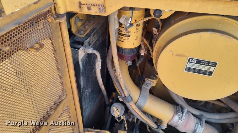 image for item LA9306 2004 Caterpillar D6R LGP Series II  dozer