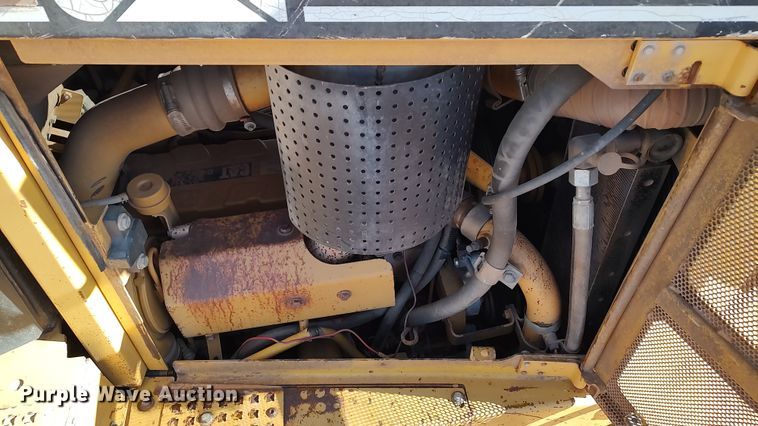 image for item LA9306 2004 Caterpillar D6R LGP Series II  dozer