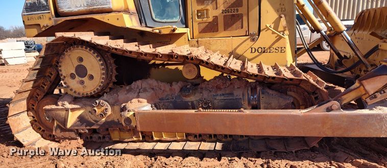 image for item LA9306 2004 Caterpillar D6R LGP Series II  dozer