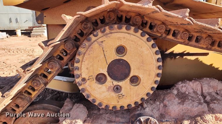 image for item LA9306 2004 Caterpillar D6R LGP Series II  dozer