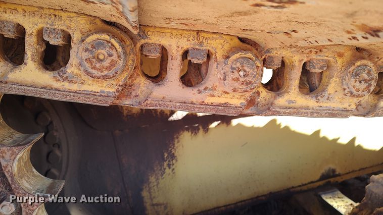 image for item LA9306 2004 Caterpillar D6R LGP Series II  dozer