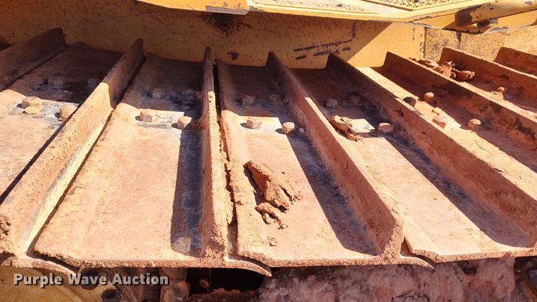 image for item LA9306 2004 Caterpillar D6R LGP Series II  dozer