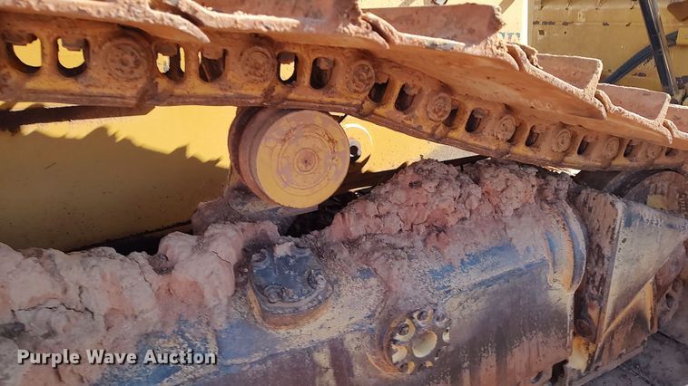 image for item LA9306 2004 Caterpillar D6R LGP Series II  dozer
