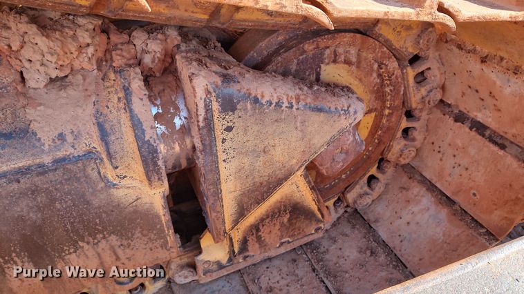 image for item LA9306 2004 Caterpillar D6R LGP Series II  dozer