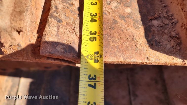 image for item LA9306 2004 Caterpillar D6R LGP Series II  dozer