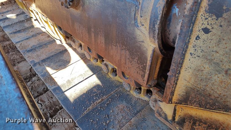 image for item LA9306 2004 Caterpillar D6R LGP Series II  dozer