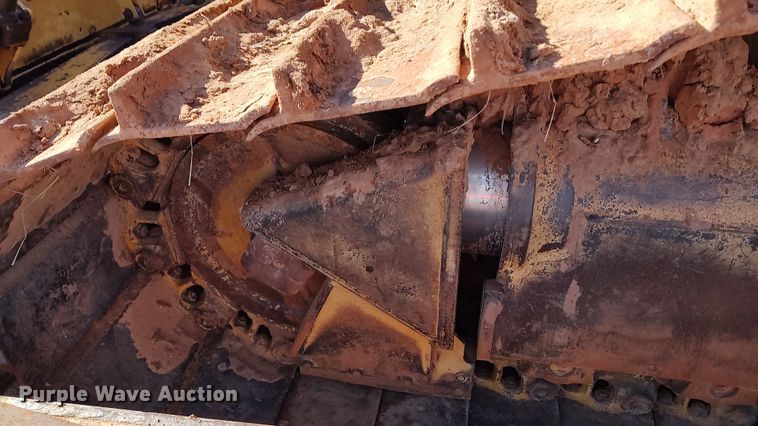 image for item LA9306 2004 Caterpillar D6R LGP Series II  dozer
