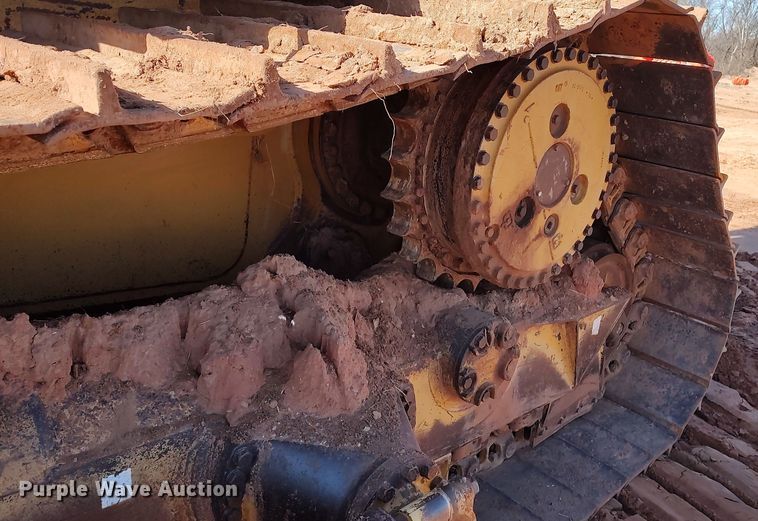 image for item LA9306 2004 Caterpillar D6R LGP Series II  dozer