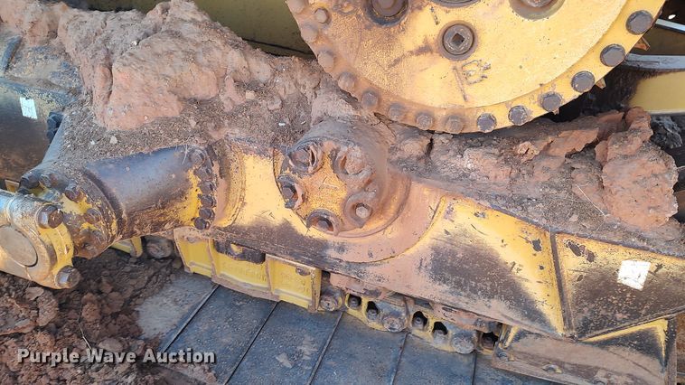 image for item LA9306 2004 Caterpillar D6R LGP Series II  dozer