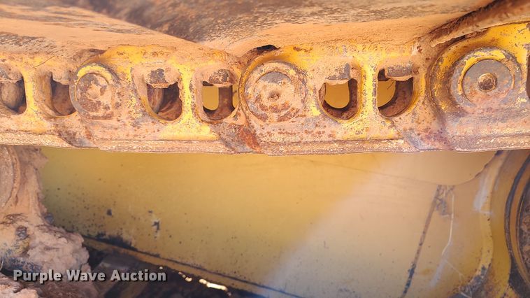 image for item LA9306 2004 Caterpillar D6R LGP Series II  dozer