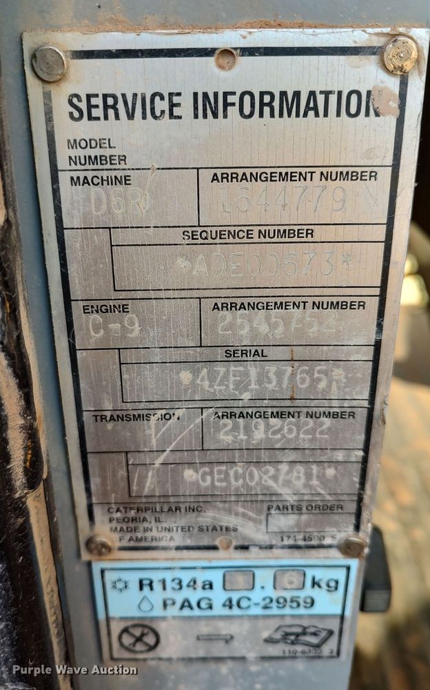 image for item LA9306 2004 Caterpillar D6R LGP Series II  dozer