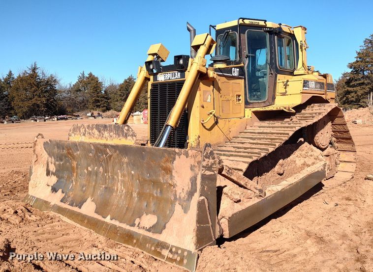 image for item LA9313 2004 Caterpillar D6R LGP Series II  dozer