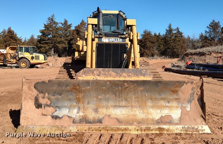 image for item LA9313 2004 Caterpillar D6R LGP Series II  dozer