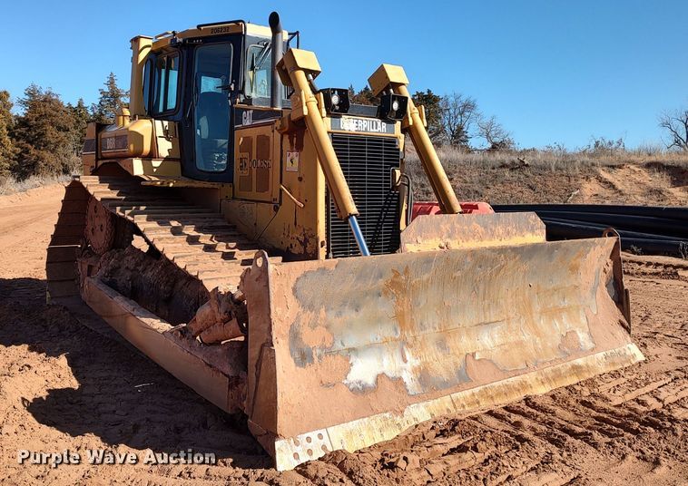 image for item LA9313 2004 Caterpillar D6R LGP Series II  dozer