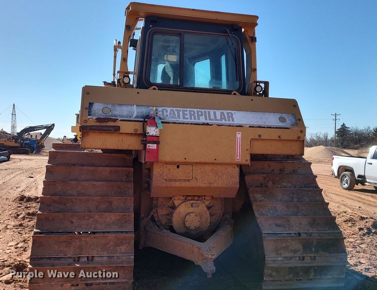 image for item LA9313 2004 Caterpillar D6R LGP Series II  dozer