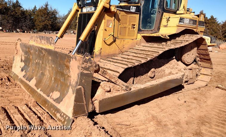 image for item LA9313 2004 Caterpillar D6R LGP Series II  dozer