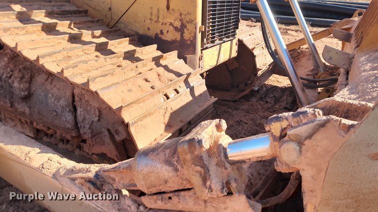 image for item LA9313 2004 Caterpillar D6R LGP Series II  dozer