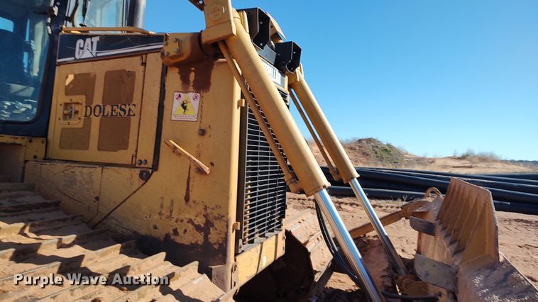 image for item LA9313 2004 Caterpillar D6R LGP Series II  dozer