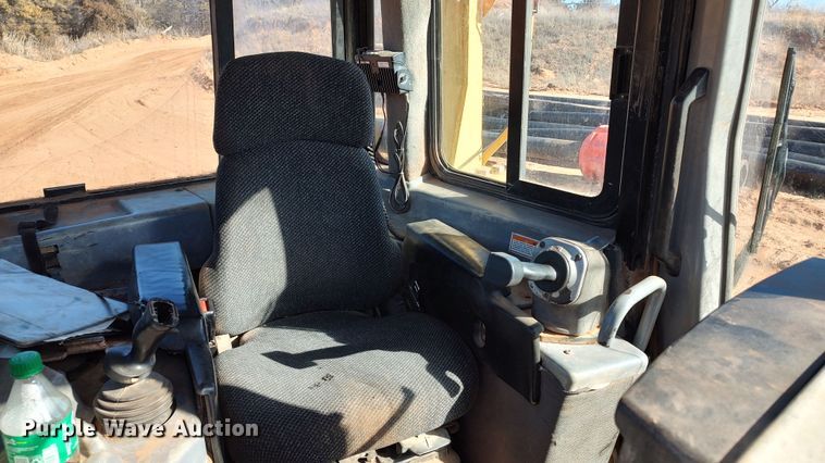image for item LA9313 2004 Caterpillar D6R LGP Series II  dozer