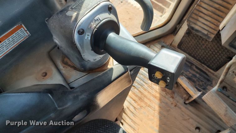 image for item LA9313 2004 Caterpillar D6R LGP Series II  dozer