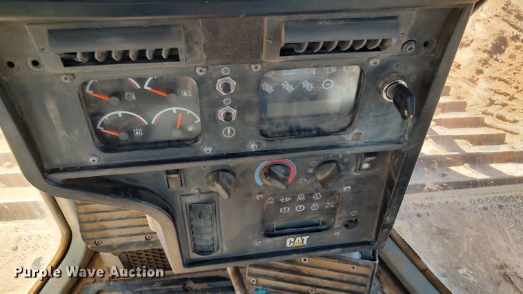 image for item LA9313 2004 Caterpillar D6R LGP Series II  dozer