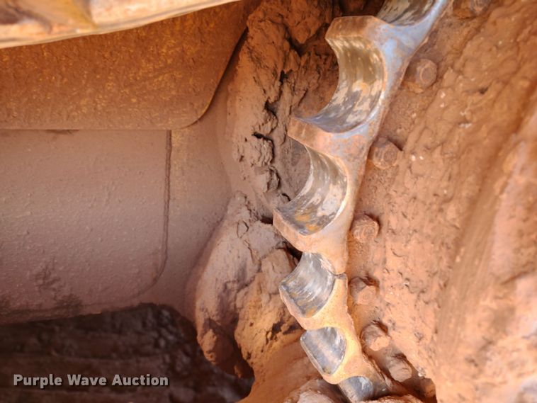 image for item LA9313 2004 Caterpillar D6R LGP Series II  dozer