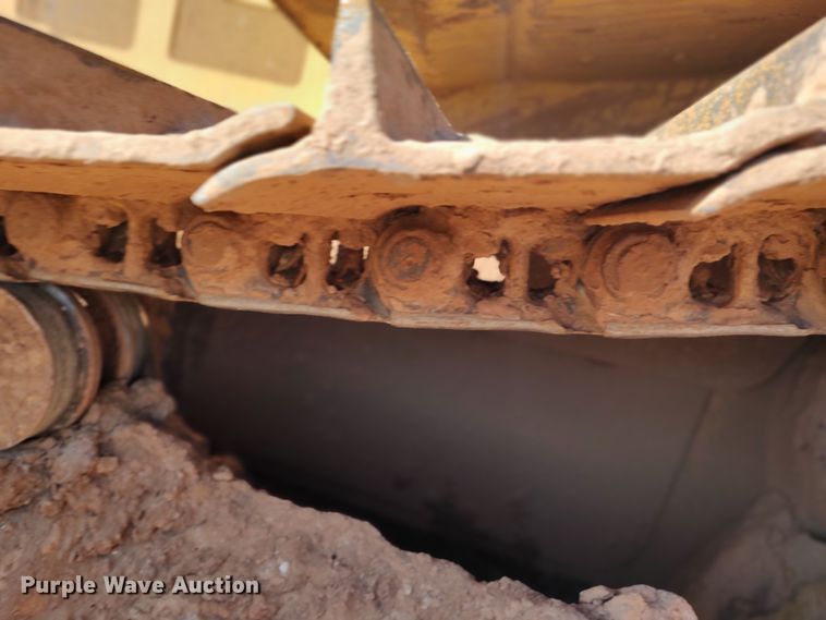 image for item LA9313 2004 Caterpillar D6R LGP Series II  dozer