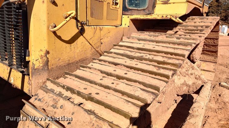 image for item LA9313 2004 Caterpillar D6R LGP Series II  dozer