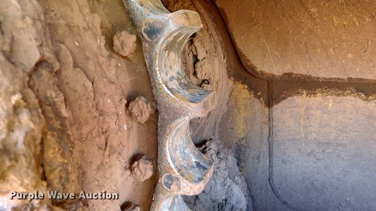 image for item LA9313 2004 Caterpillar D6R LGP Series II  dozer