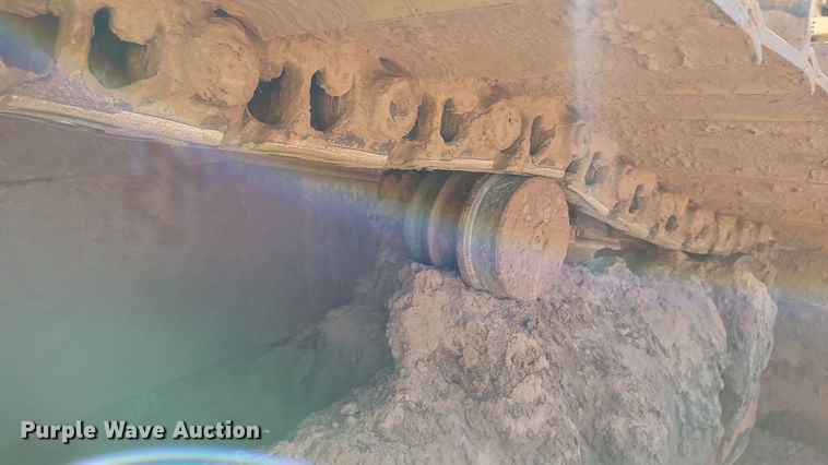 image for item LA9313 2004 Caterpillar D6R LGP Series II  dozer