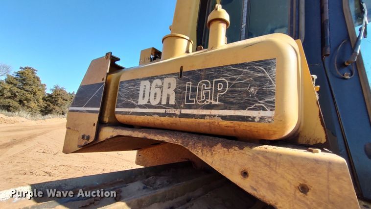 image for item LA9313 2004 Caterpillar D6R LGP Series II  dozer
