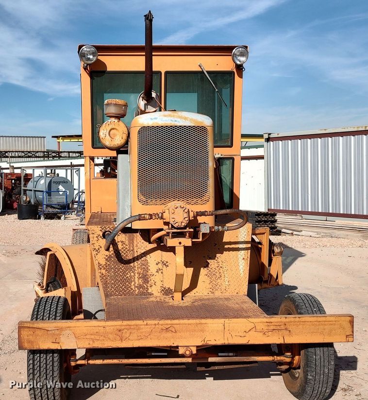 image for item LA9320 Broce  broom