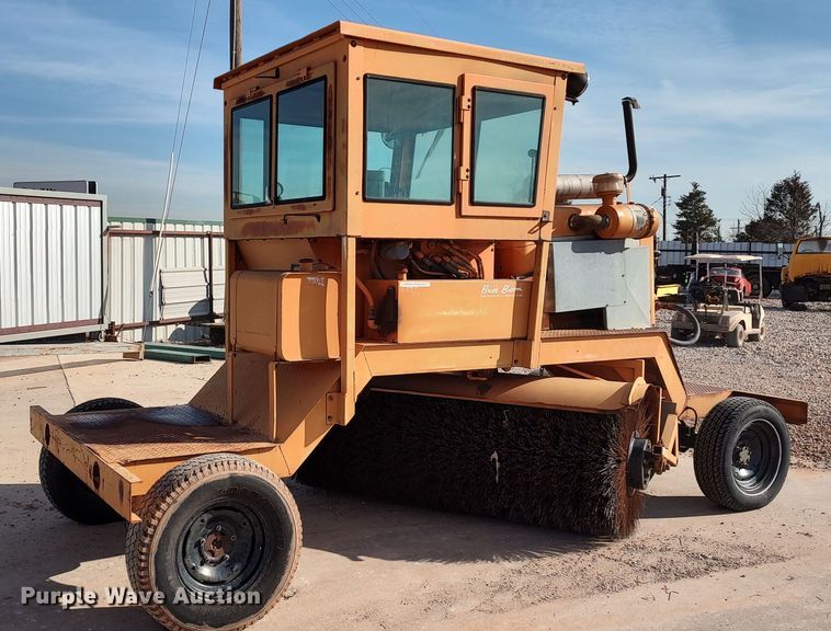 image for item LA9320 Broce  broom