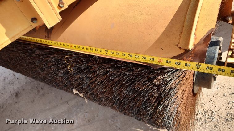 image for item LA9320 Broce  broom