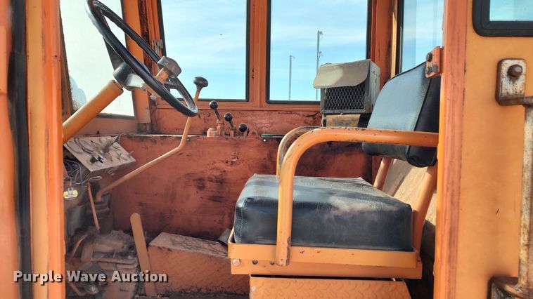 image for item LA9320 Broce  broom