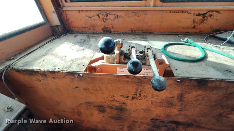 image for item LA9320 Broce  broom