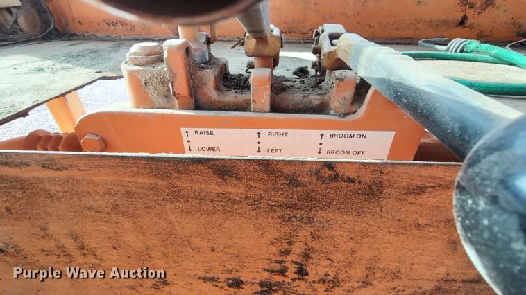 image for item LA9320 Broce  broom