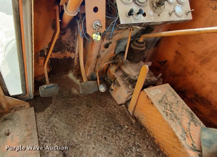 image for item LA9320 Broce  broom