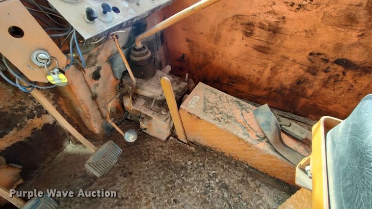 image for item LA9320 Broce  broom