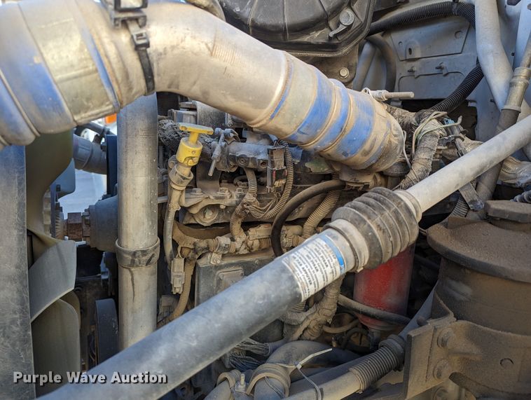 image for item LK9464 2004 Ford F650 Super Duty  utility / service truck