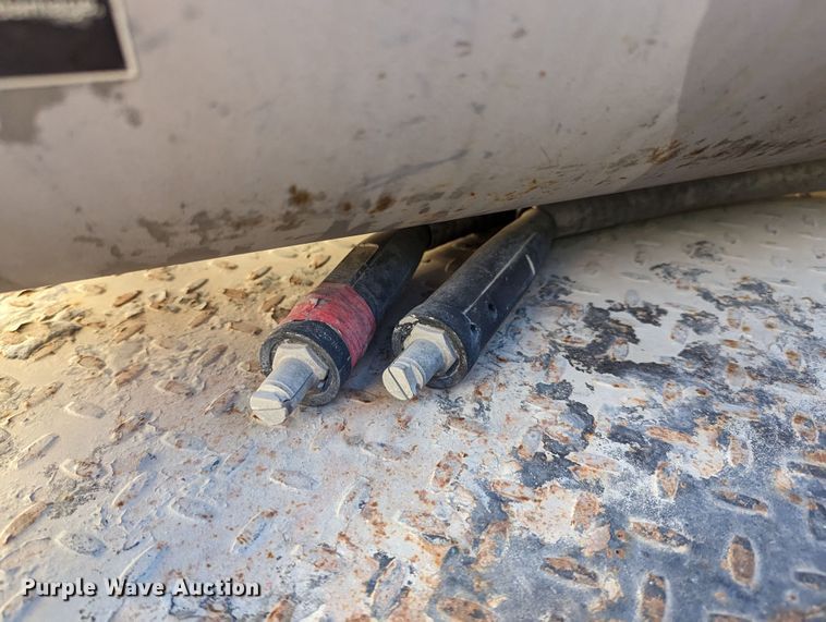 image for item LK9464 2004 Ford F650 Super Duty  utility / service truck