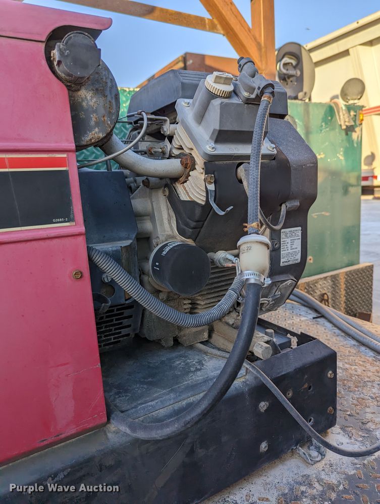 image for item LK9464 2004 Ford F650 Super Duty  utility / service truck