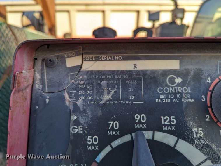 image for item LK9464 2004 Ford F650 Super Duty  utility / service truck