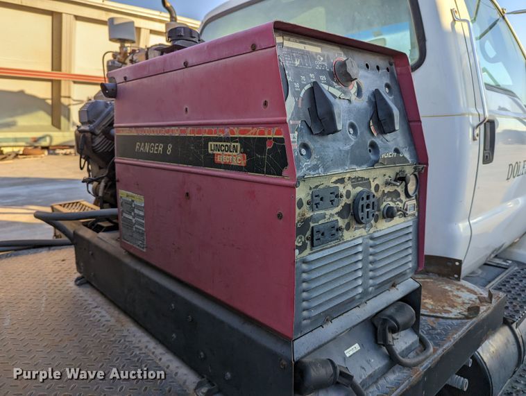 image for item LK9464 2004 Ford F650 Super Duty  utility / service truck