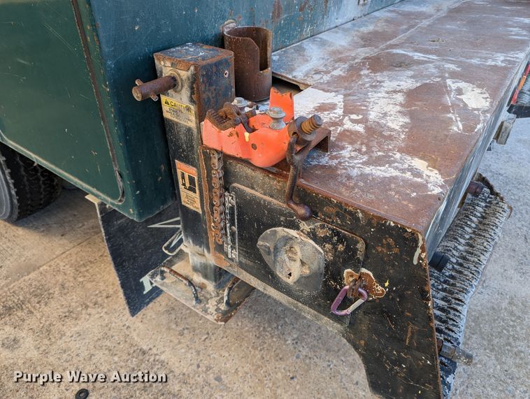 image for item LK9464 2004 Ford F650 Super Duty  utility / service truck