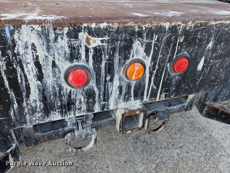 image for item LK9464 2004 Ford F650 Super Duty  utility / service truck