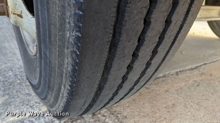 image for item LK9464 2004 Ford F650 Super Duty  utility / service truck