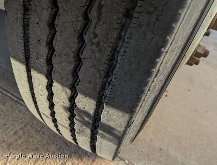 image for item LK9464 2004 Ford F650 Super Duty  utility / service truck