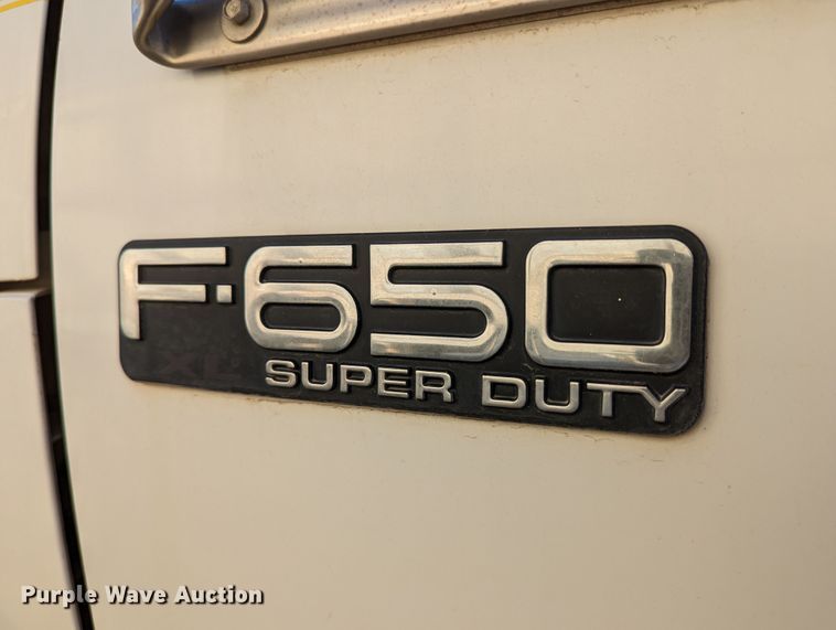 image for item LK9464 2004 Ford F650 Super Duty  utility / service truck